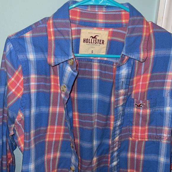 Hollister Small Casual Shirt - Picture 2 of 2